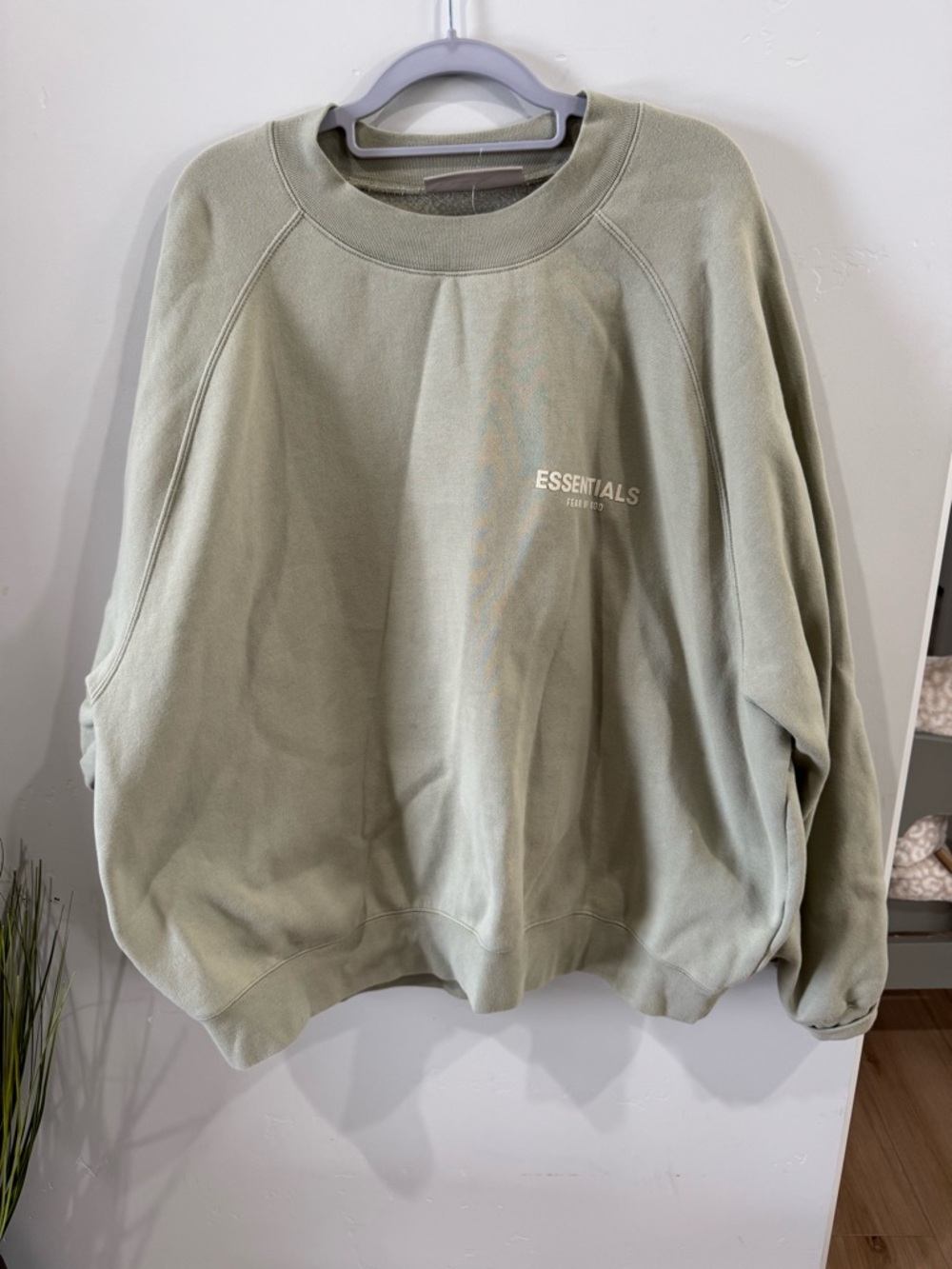 ESSENTIALS Sage Green Boxy Crewneck Sweatshirt size xl